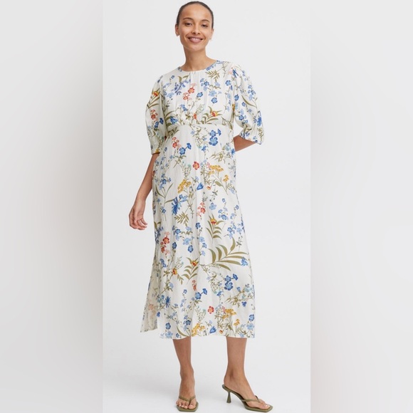 B.Young Dresses & Skirts - B. Young Marshmallow Floral Imilda Dress